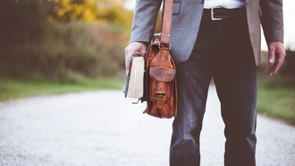 Profiles of success: 5 summer reads for marketers