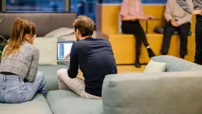 4 étapes clés pour un processus de révision du contenu qui assure qualité et efficacité