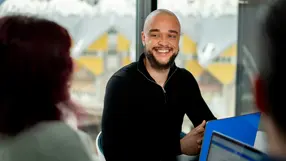 AI in content marketing: How AI helps teams drive measurable ROI