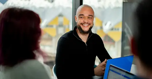 AI in content marketing: How AI helps teams drive measurable ROI