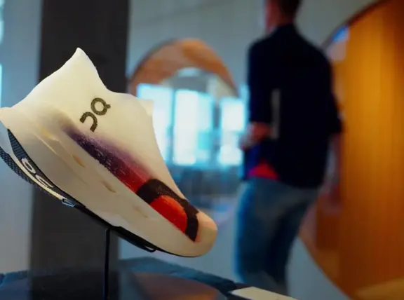 How On automates the delivery of <span class="TC-blue-500">154,000 assets</span> globally with Bynder